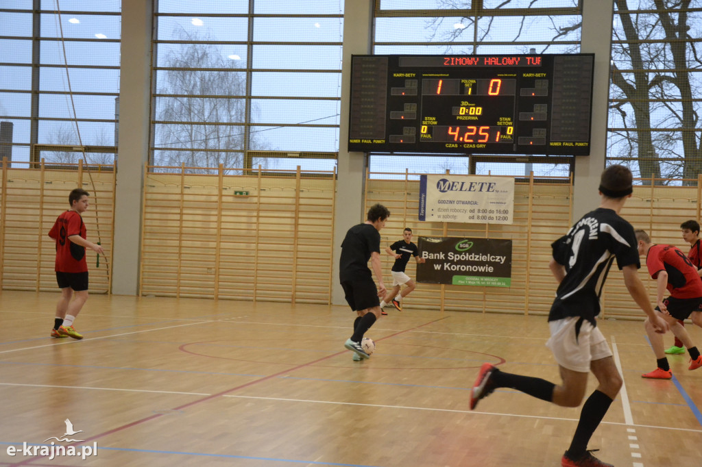 CZARBUT wygrywa w zimowym turnieju futsalu