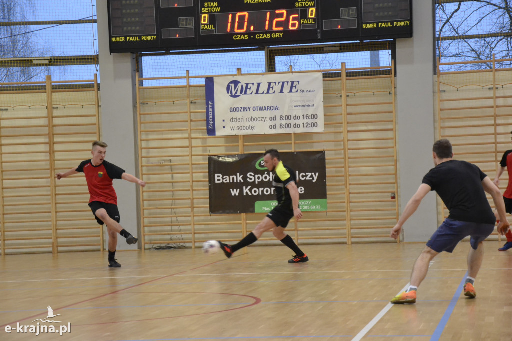 CZARBUT wygrywa w zimowym turnieju futsalu
