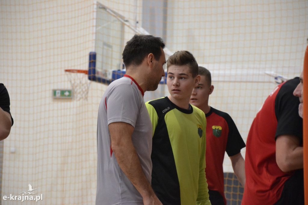 CZARBUT wygrywa w zimowym turnieju futsalu