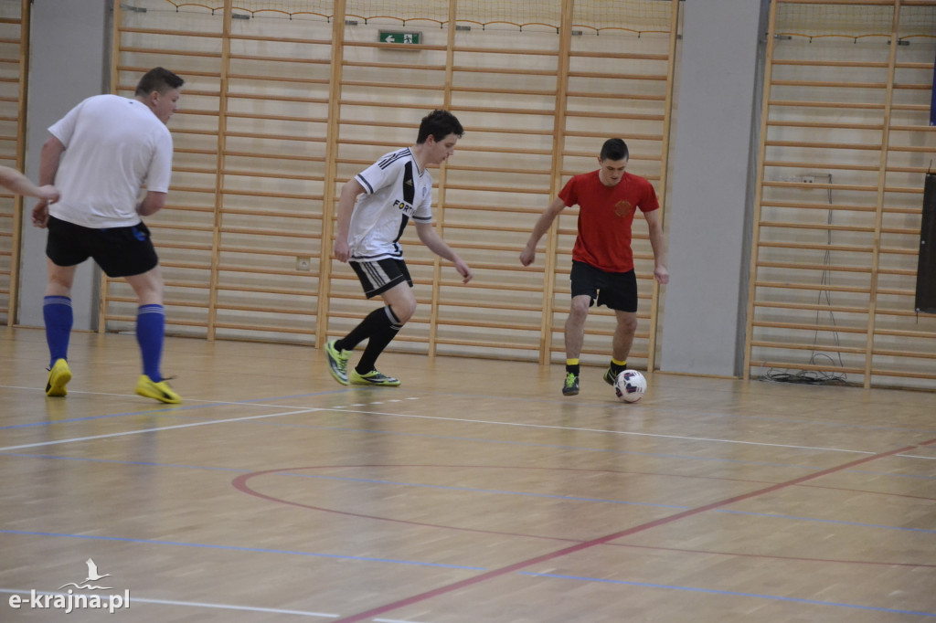 CZARBUT wygrywa w zimowym turnieju futsalu