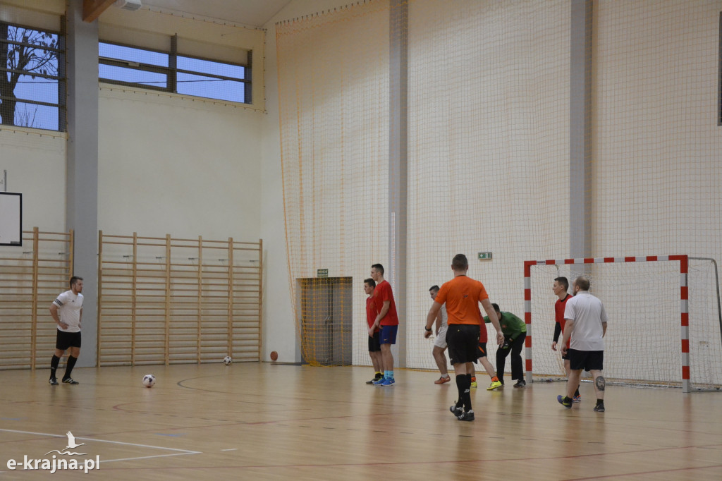 CZARBUT wygrywa w zimowym turnieju futsalu