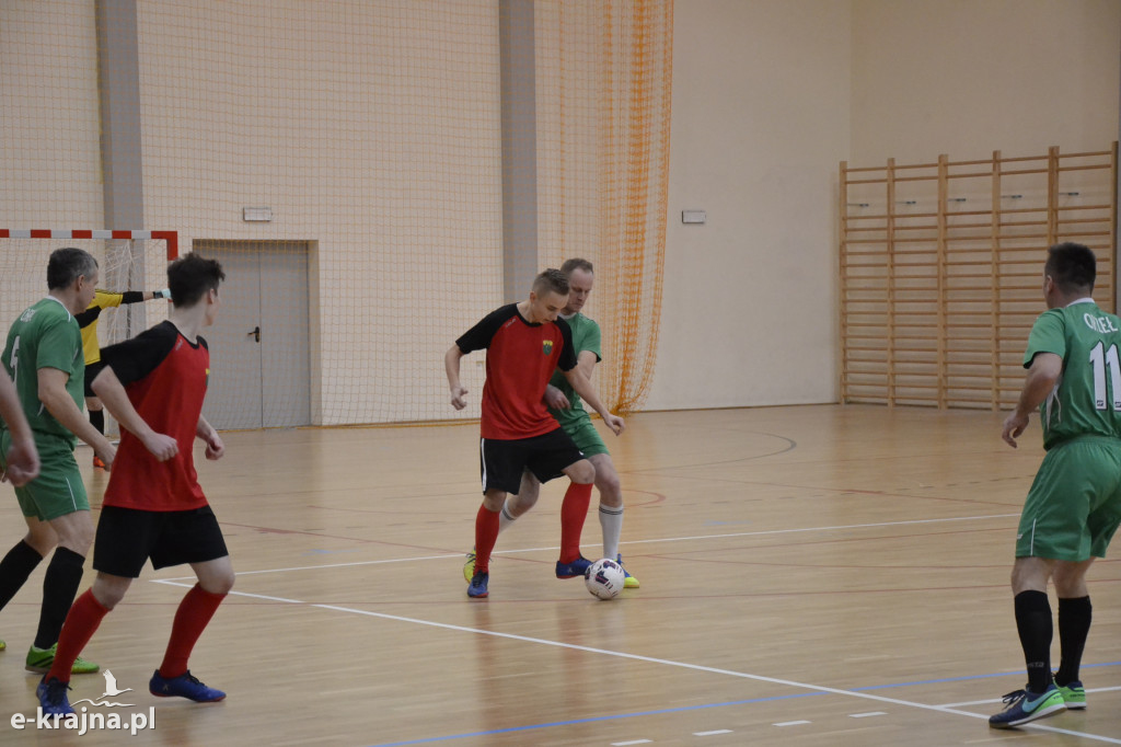 CZARBUT wygrywa w zimowym turnieju futsalu