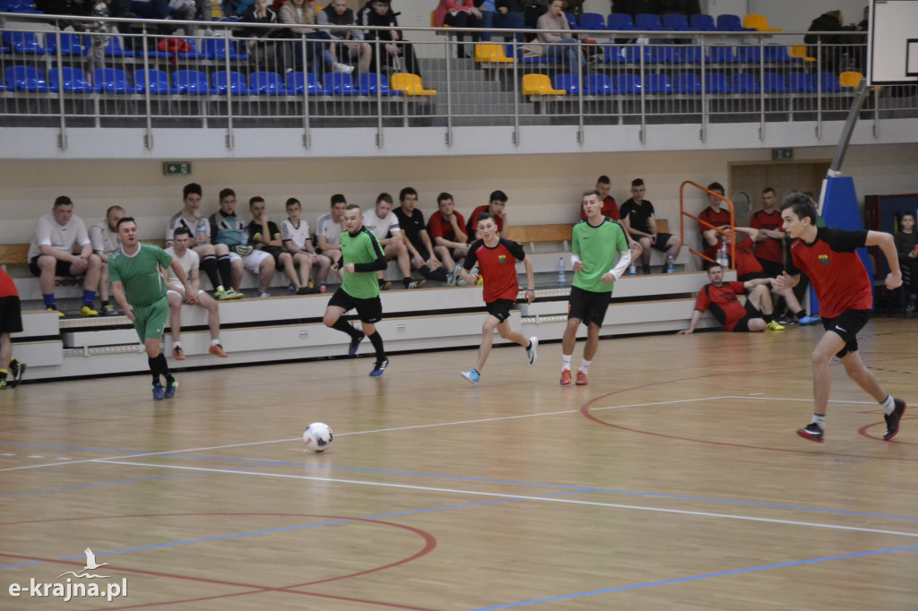 CZARBUT wygrywa w zimowym turnieju futsalu