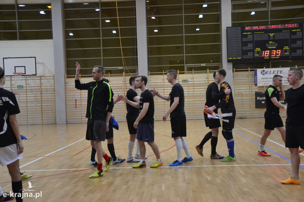 CZARBUT wygrywa w zimowym turnieju futsalu