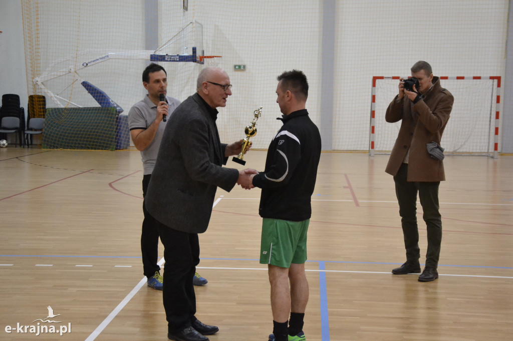 CZARBUT wygrywa w zimowym turnieju futsalu