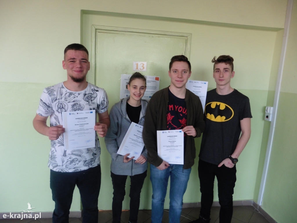 Uczniowie szkolą się w ramach projektu