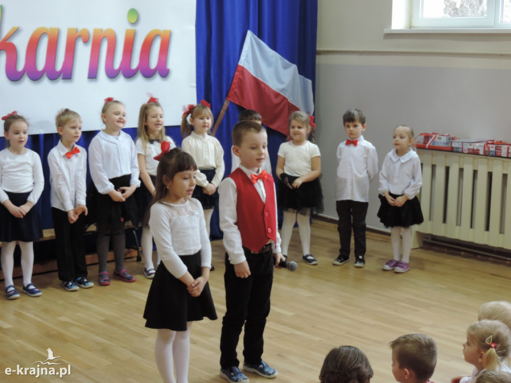 Patriotyczna wierszykarnia w przedszkolu miejskim