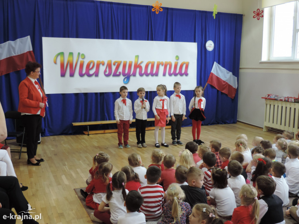 Patriotyczna wierszykarnia w przedszkolu miejskim