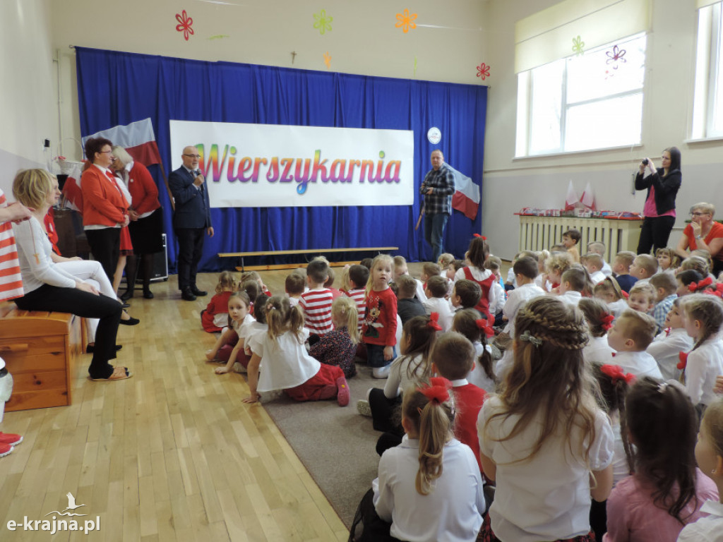 Patriotyczna wierszykarnia w przedszkolu miejskim