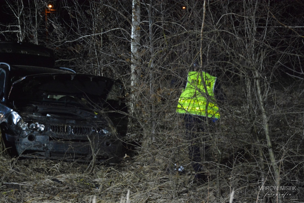 Dachowanie BMW w Świdwiu (FOTO)