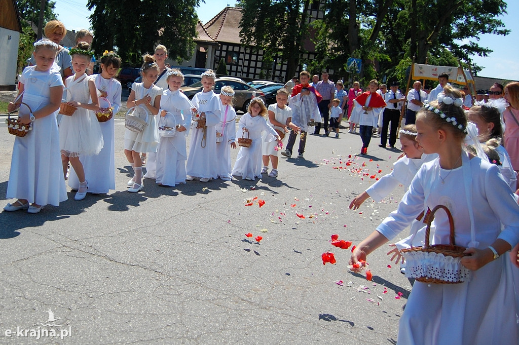 Święto Ciała i Krwi Pańskiej - procesja w Wielowiczu