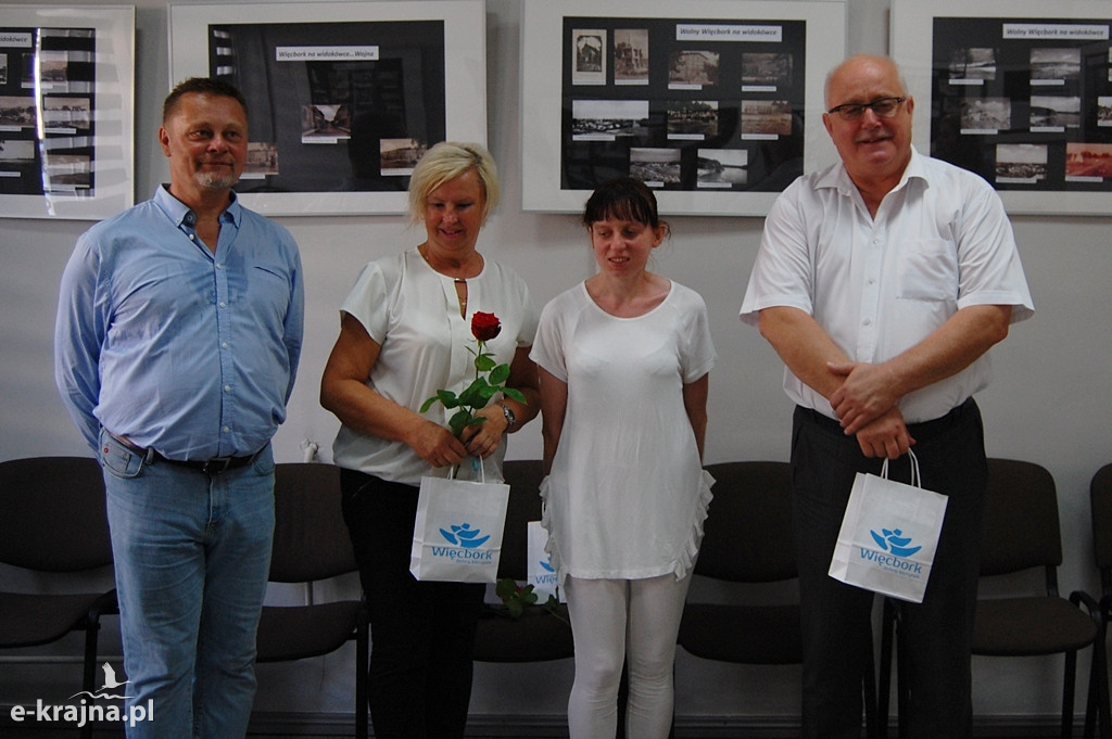 Wolny Więcbork na widokówce - wystawa w bibliotece