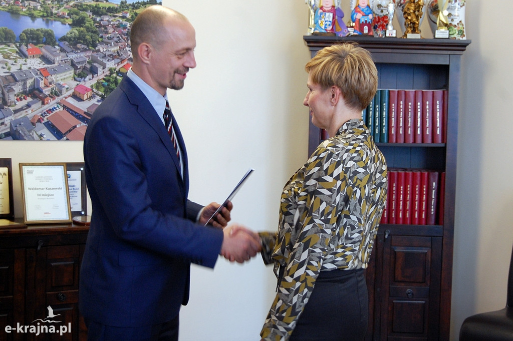 Więcbork: Nagrody Burmistrza dla nauczycieli