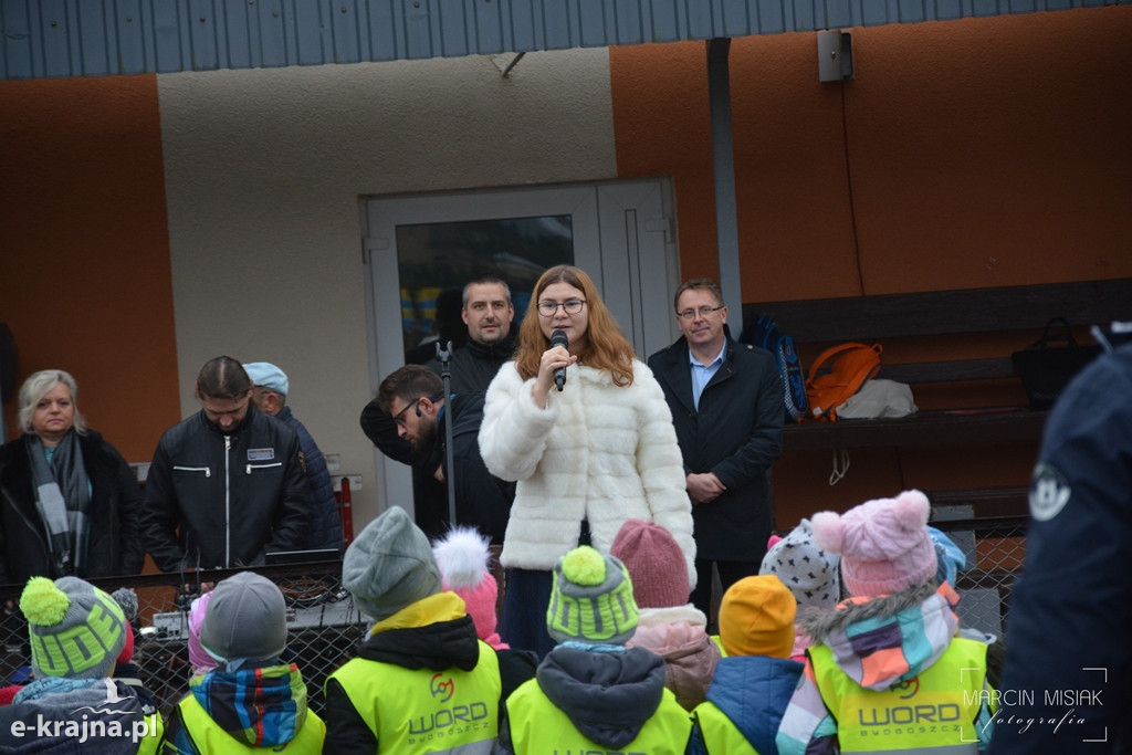 Polonez na stadionie w Sępólnie