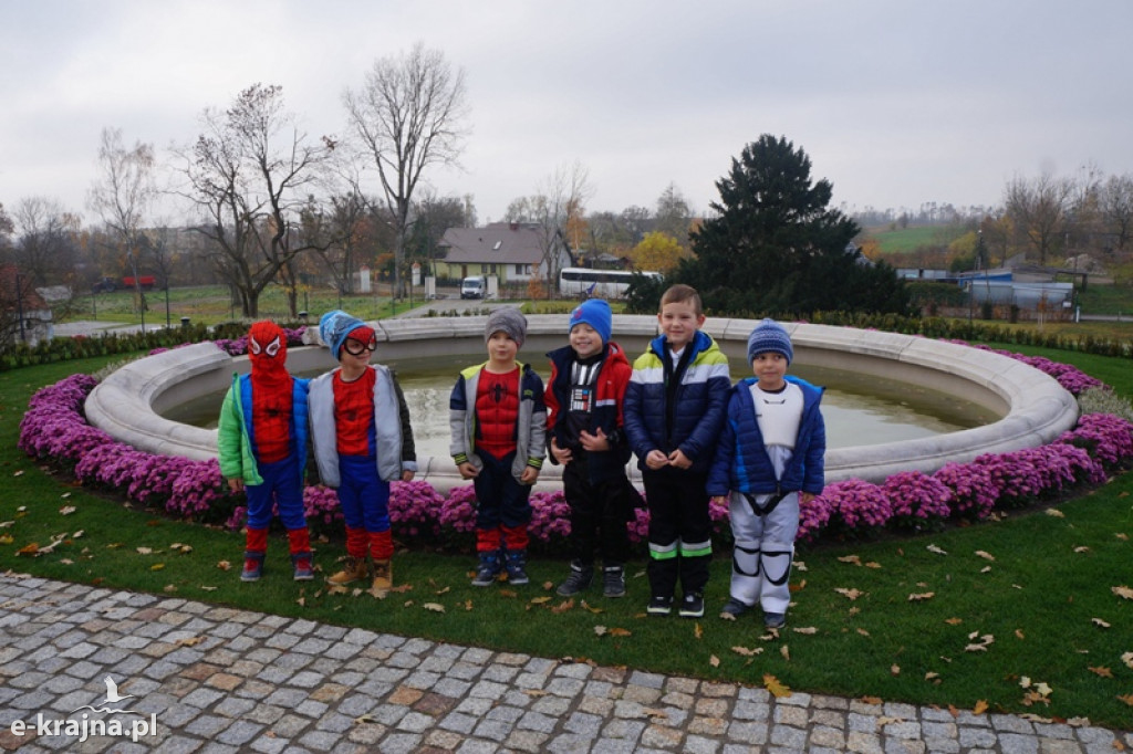 Bajkowy fotoplener w pałacu w Komierowie