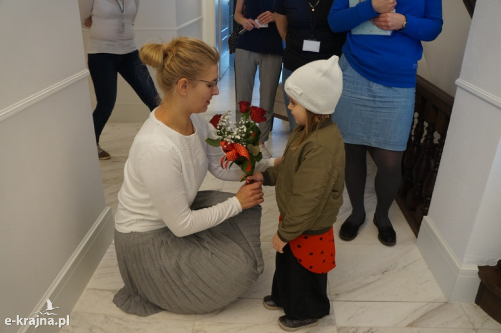 Bajkowy fotoplener w pałacu w Komierowie