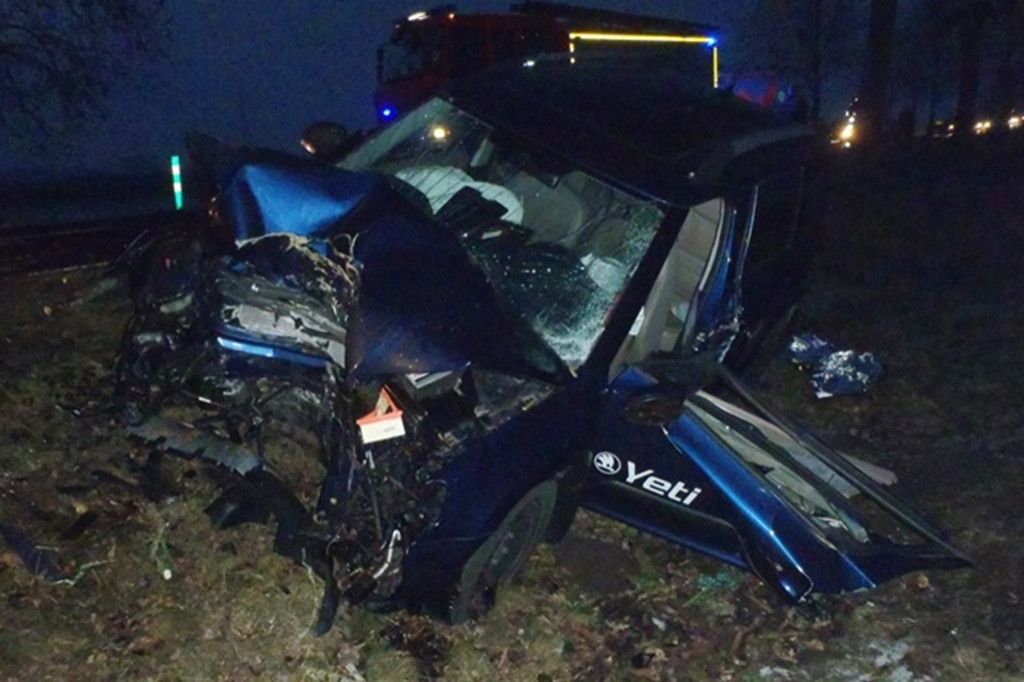 Wypadek dwóch pojazdów osobowych