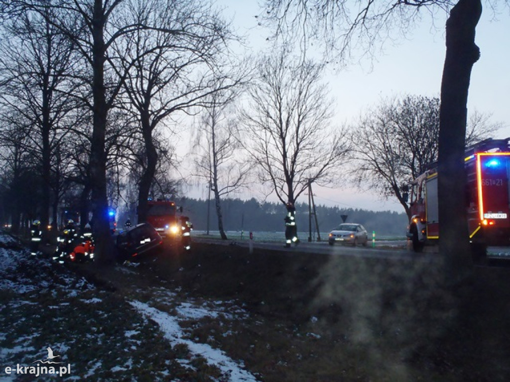 Wypadek dwóch pojazdów osobowych