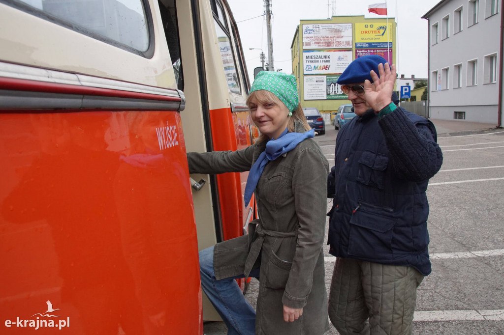 Dzień Kobiet w zabytkowym autobusie