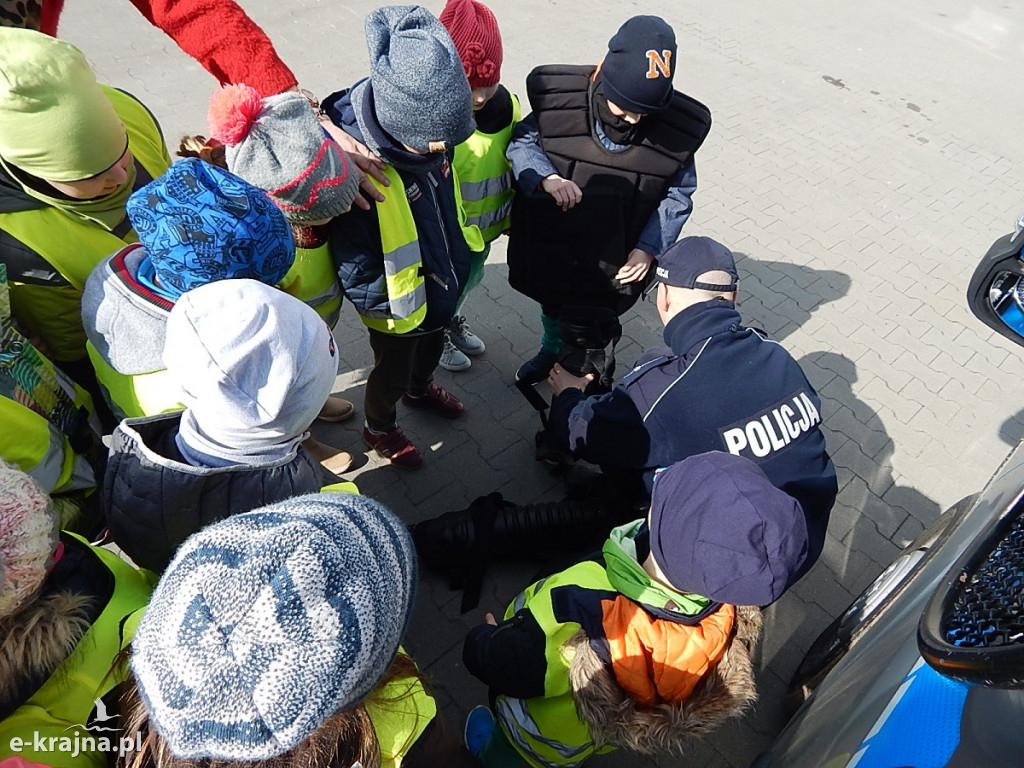 Jagódki odwiedziły sępoleńskich policjantów