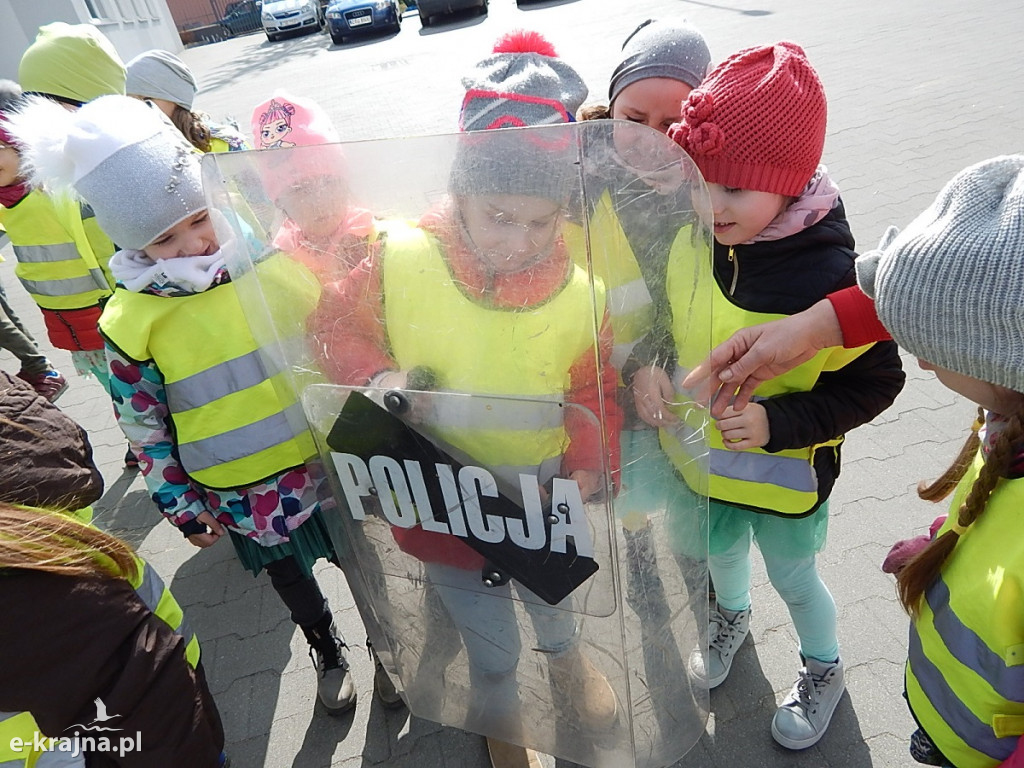 Jagódki odwiedziły sępoleńskich policjantów