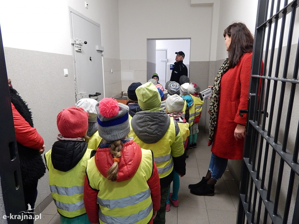 Jagódki odwiedziły sępoleńskich policjantów