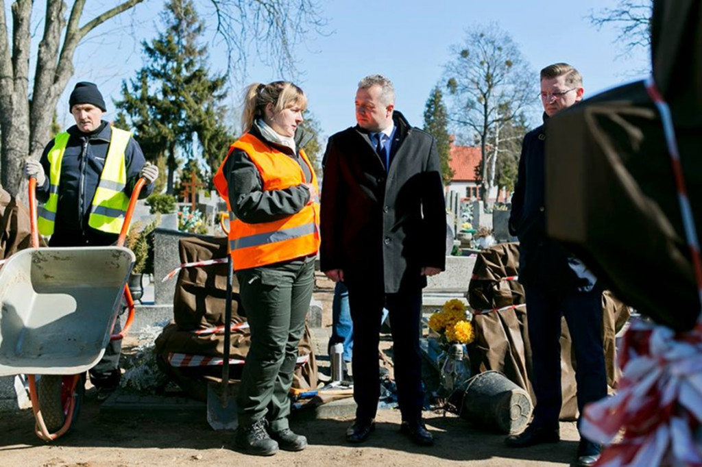 Trwają prace ekshumacyjne na bydgoskiej Łączce