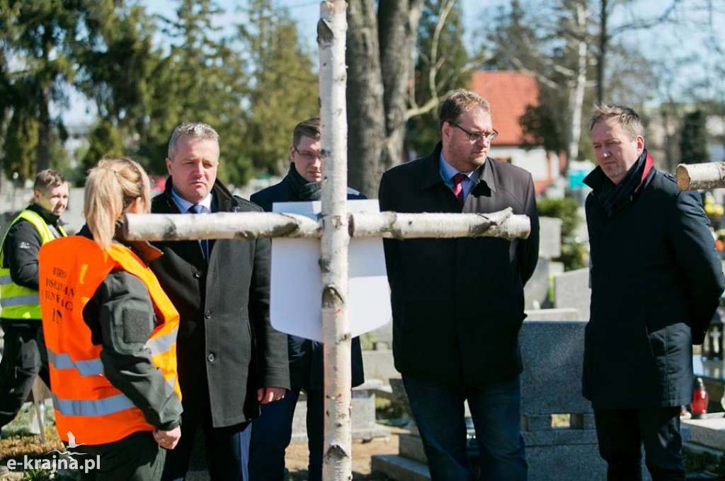 Trwają prace ekshumacyjne na bydgoskiej Łączce