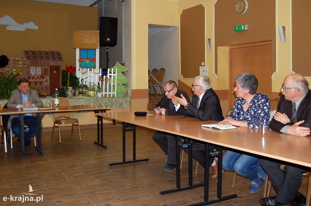 Spotkanie z posłem Piotrem Królem w Sośnie