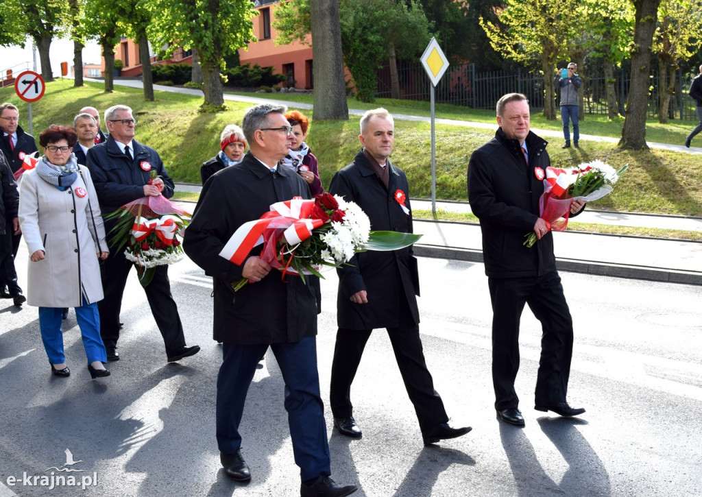 W imię Boga w Trójcy Świętej Jedynego