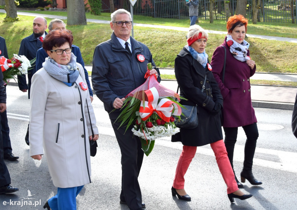 W imię Boga w Trójcy Świętej Jedynego