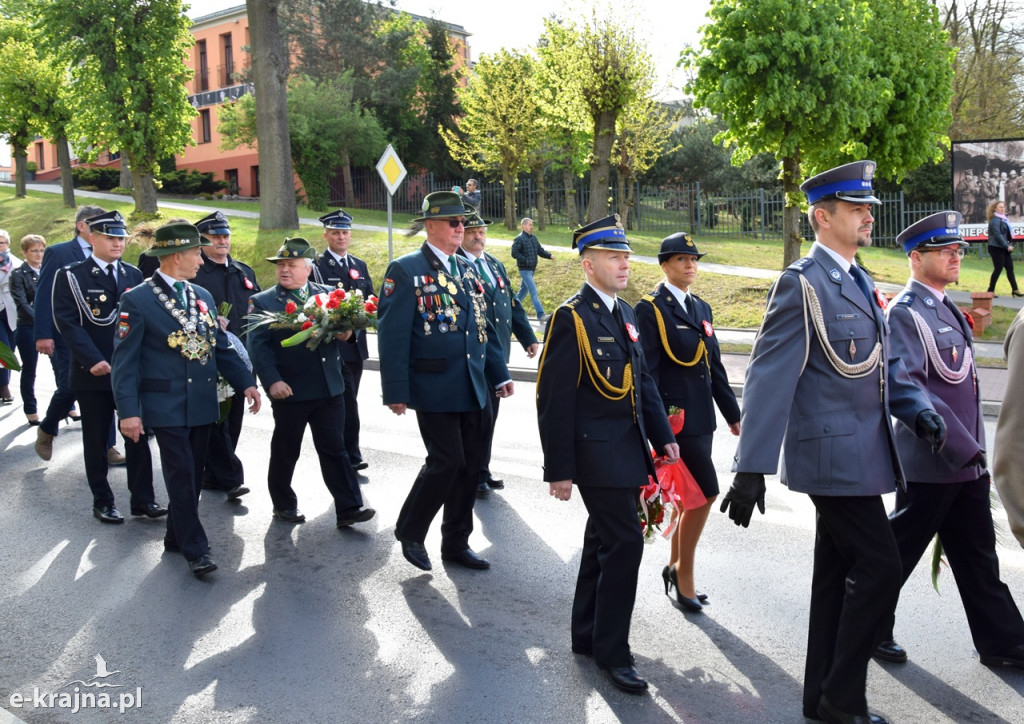 W imię Boga w Trójcy Świętej Jedynego