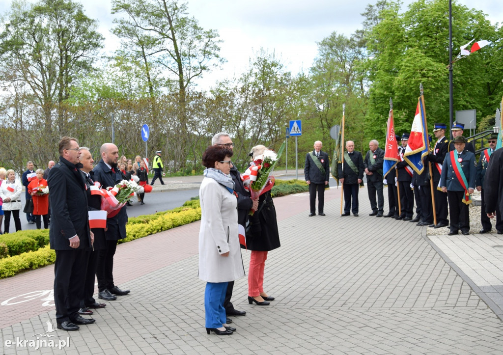 W imię Boga w Trójcy Świętej Jedynego
