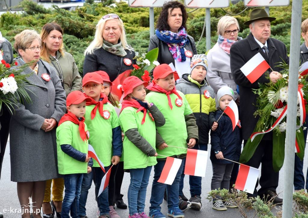 W imię Boga w Trójcy Świętej Jedynego