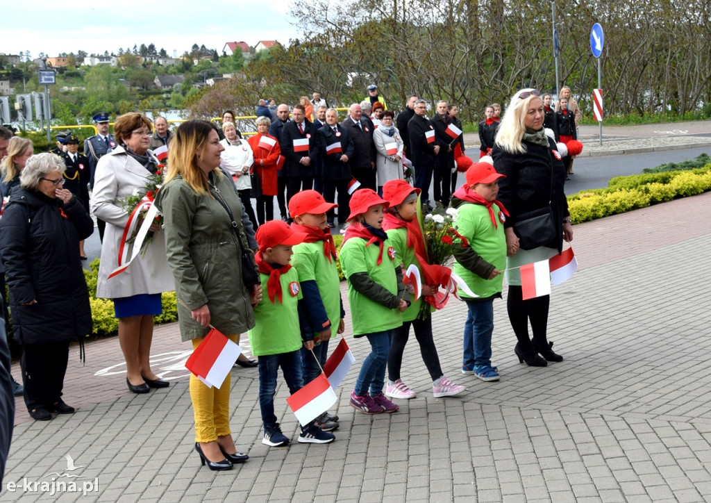 W imię Boga w Trójcy Świętej Jedynego