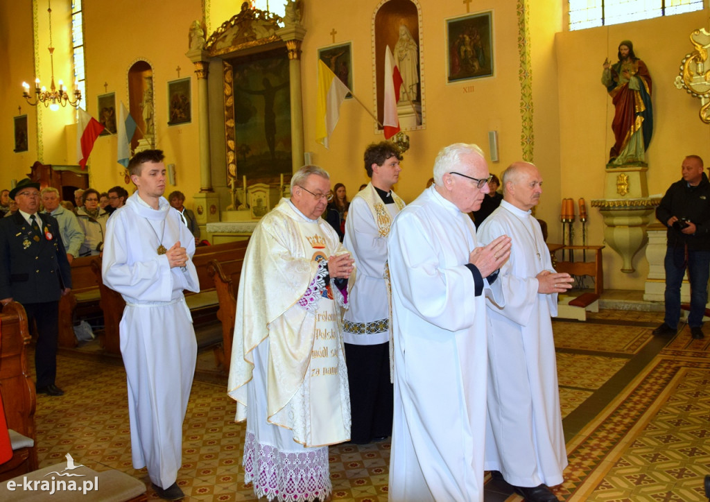 W imię Boga w Trójcy Świętej Jedynego
