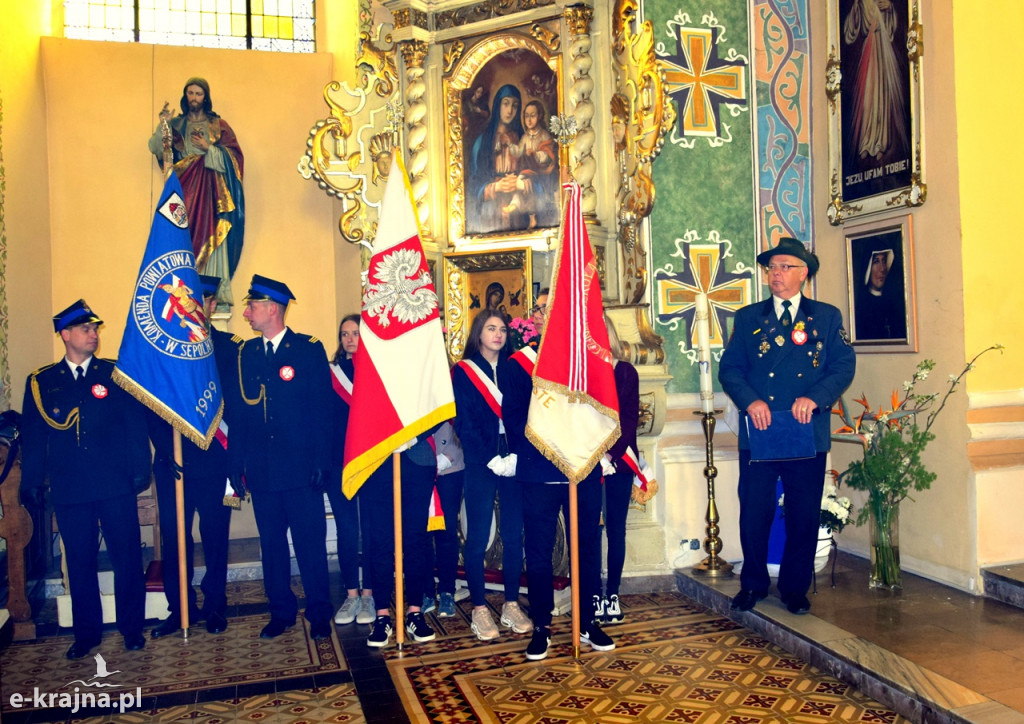 W imię Boga w Trójcy Świętej Jedynego