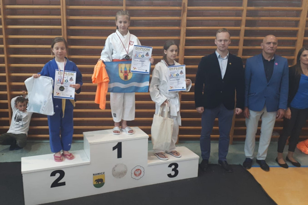 Grad medali UKS 2 Judo Nakło w Rawiczu