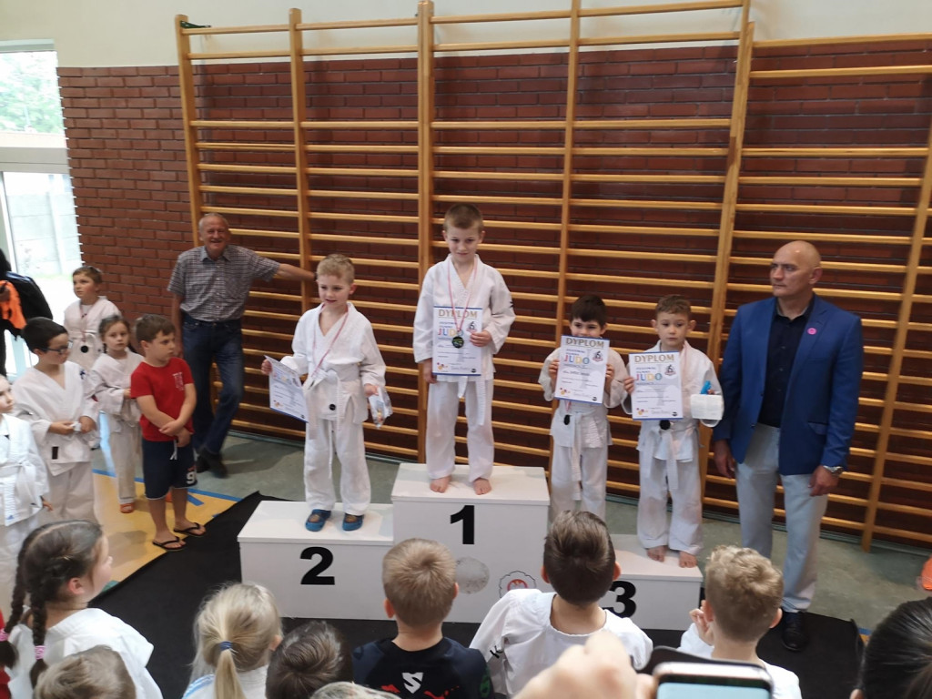 Grad medali UKS 2 Judo Nakło w Rawiczu