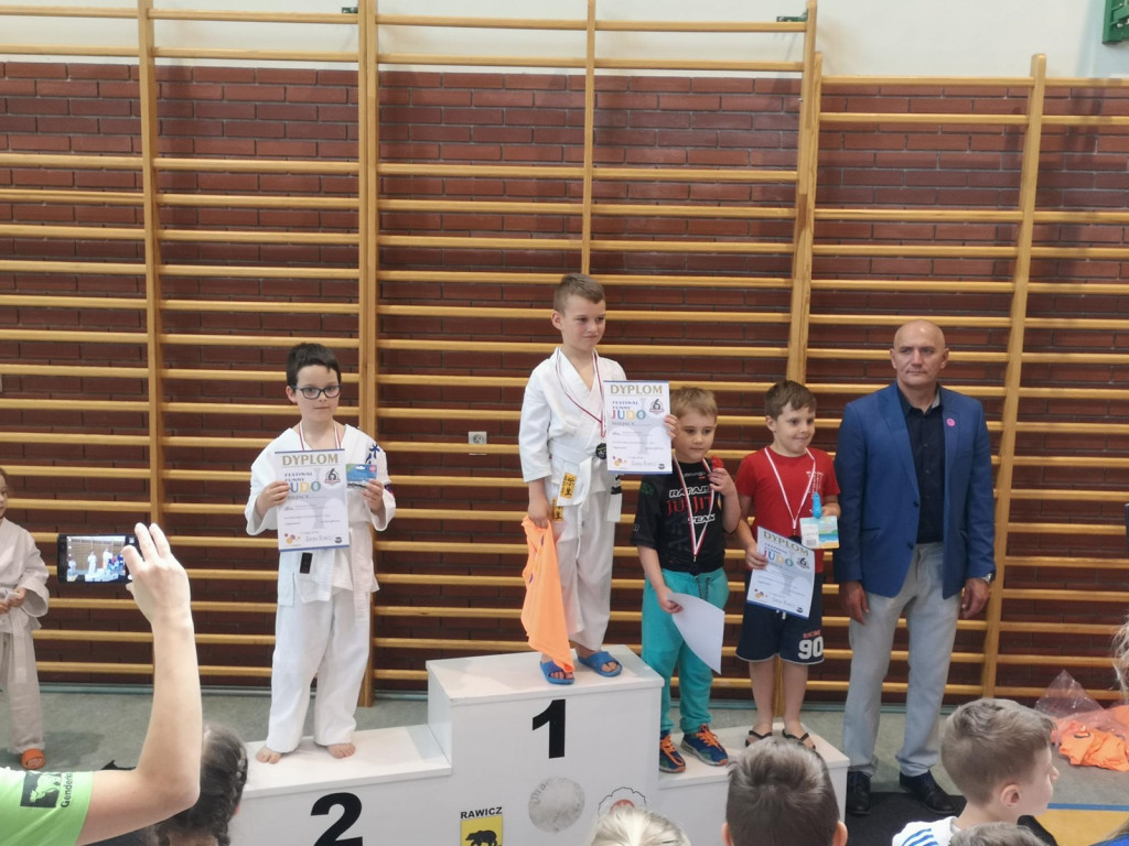 Grad medali UKS 2 Judo Nakło w Rawiczu