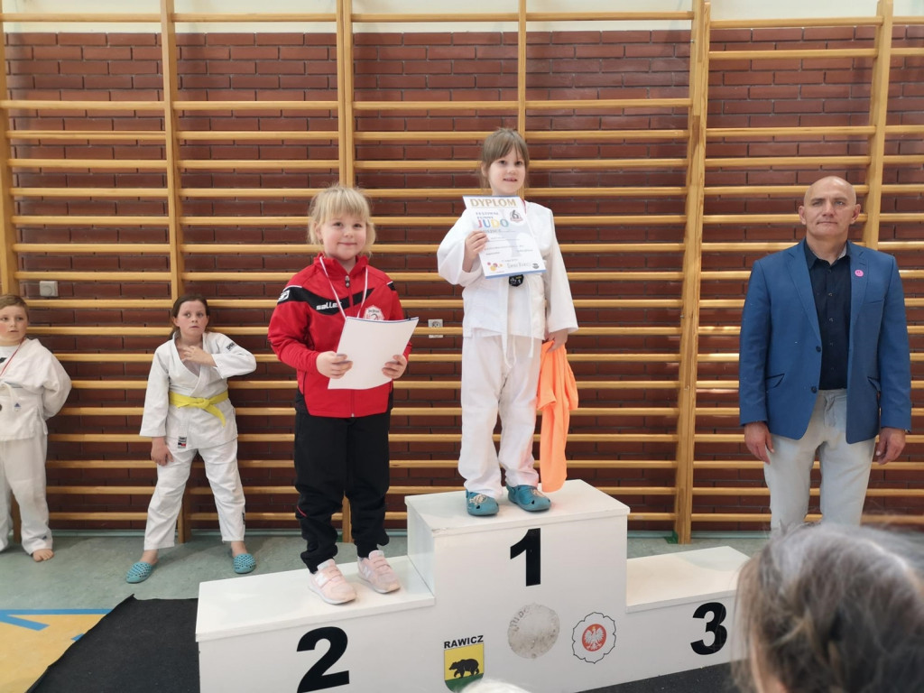 Grad medali UKS 2 Judo Nakło w Rawiczu