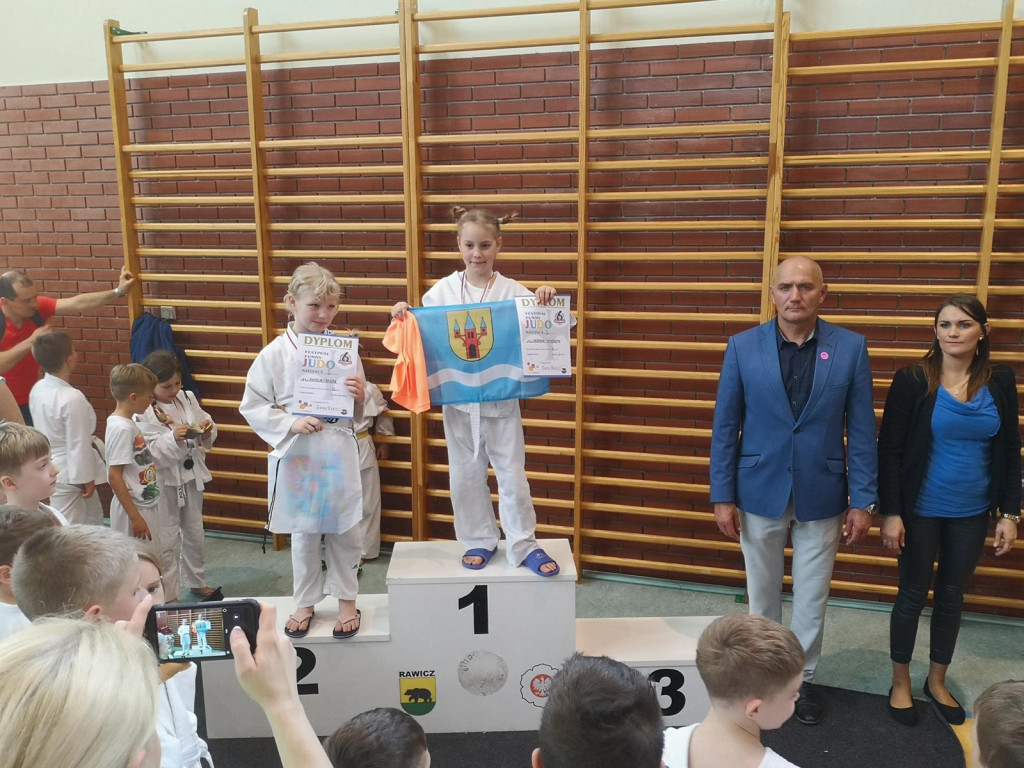 Grad medali UKS 2 Judo Nakło w Rawiczu