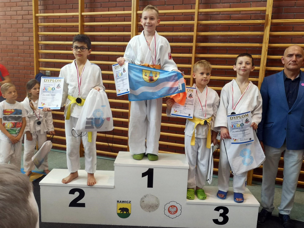 Grad medali UKS 2 Judo Nakło w Rawiczu
