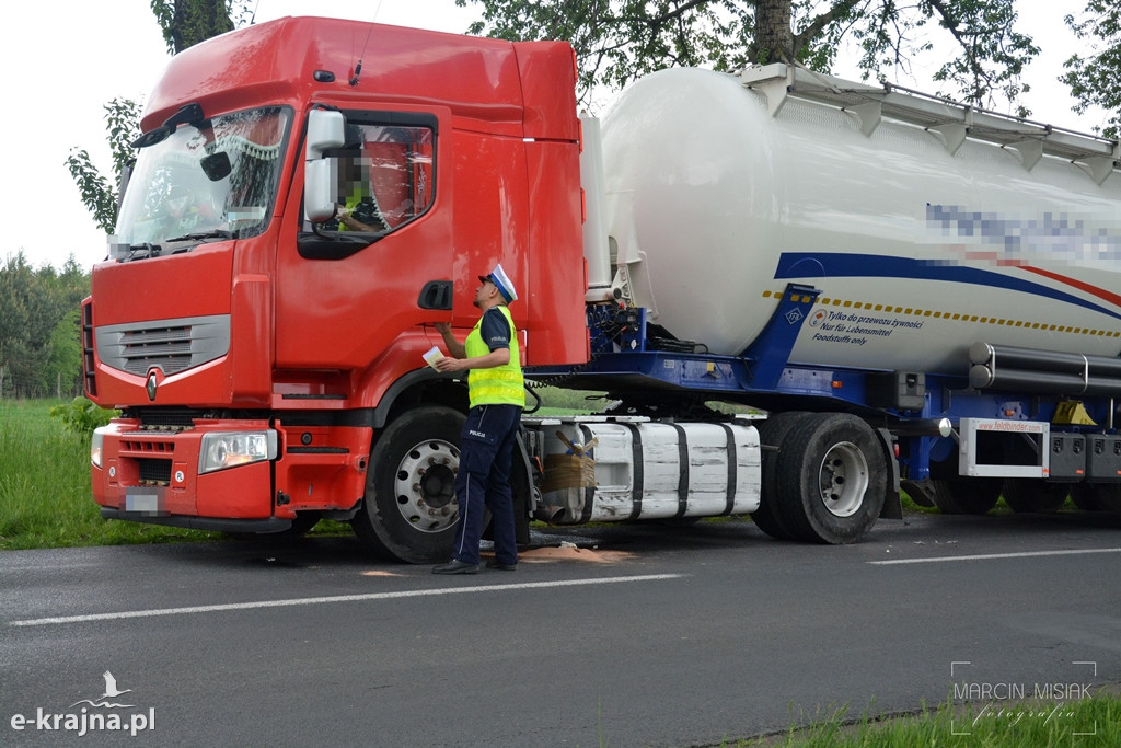 Zderzenie trzech pojazdów w Zbożu