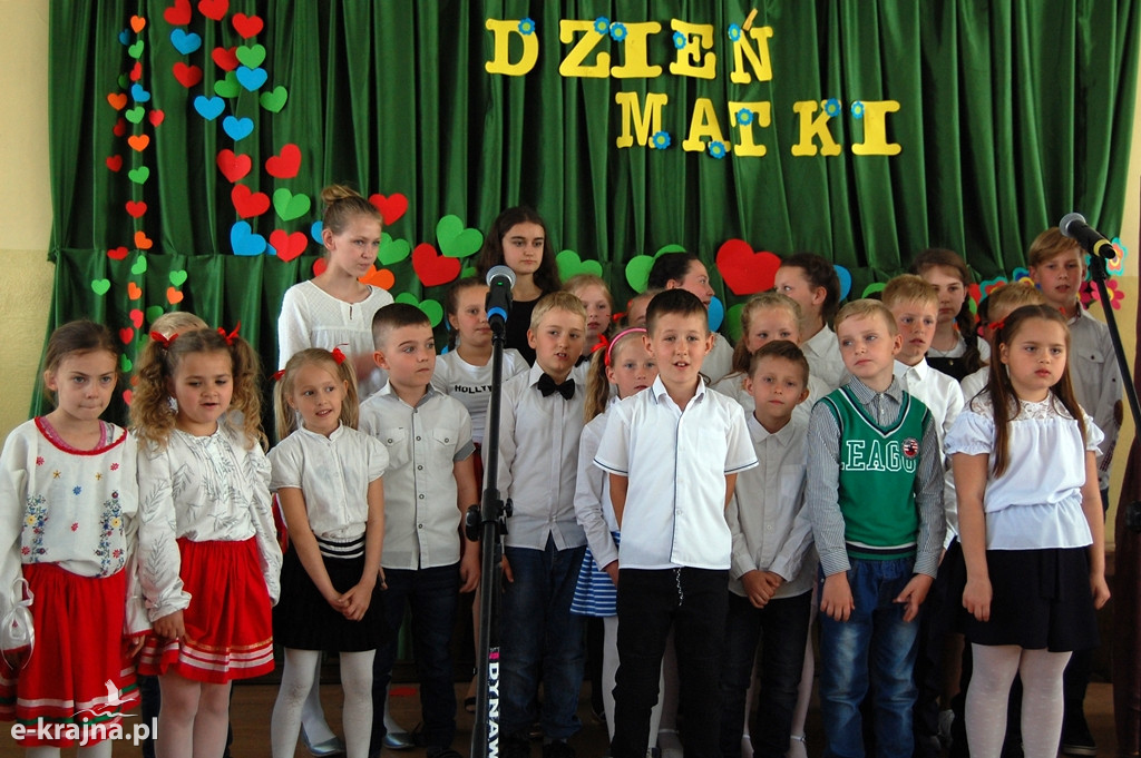 Gminny Dzień Matki w Zabartowie