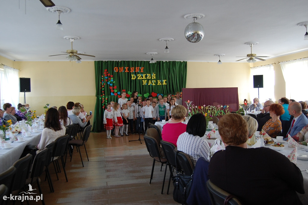 Gminny Dzień Matki w Zabartowie
