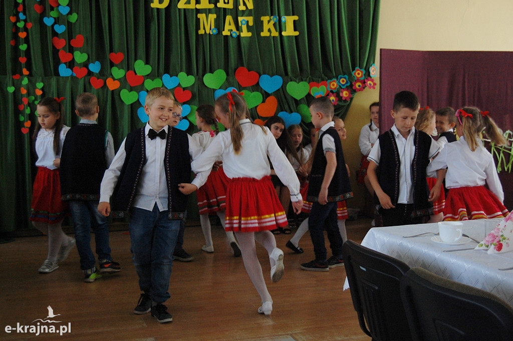 Gminny Dzień Matki w Zabartowie