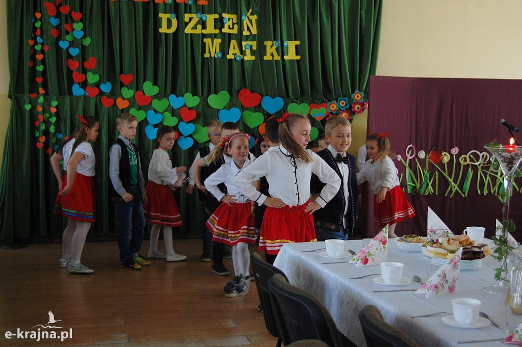 Gminny Dzień Matki w Zabartowie