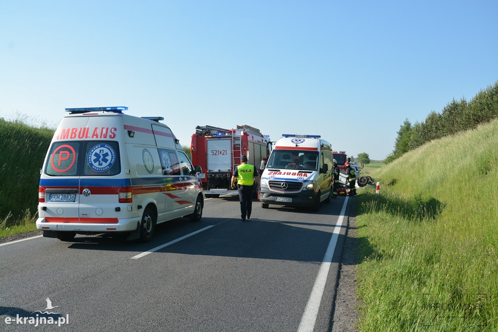 Dachowanie w Płociczu. Pięć osób rannych, w tym trójka dzieci