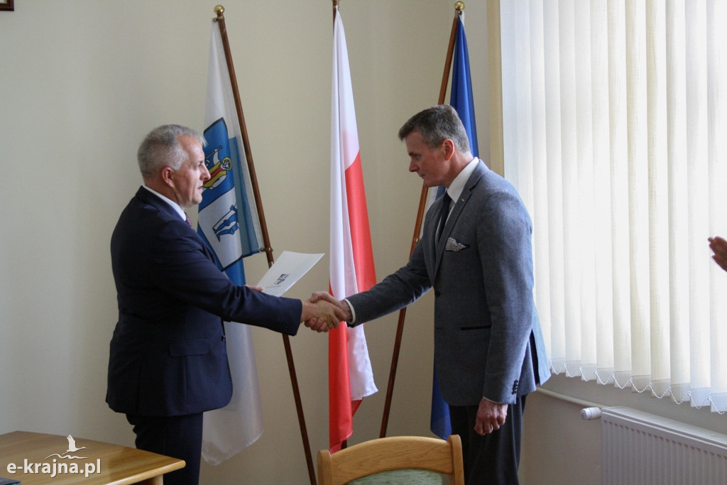 Nominacje dyrektorskie w powiatowych szkołach